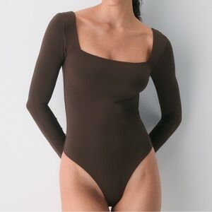 Aritzia Brown Long Sleeve Bodysuit
